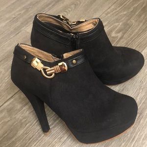 Super fun high-heel botties.